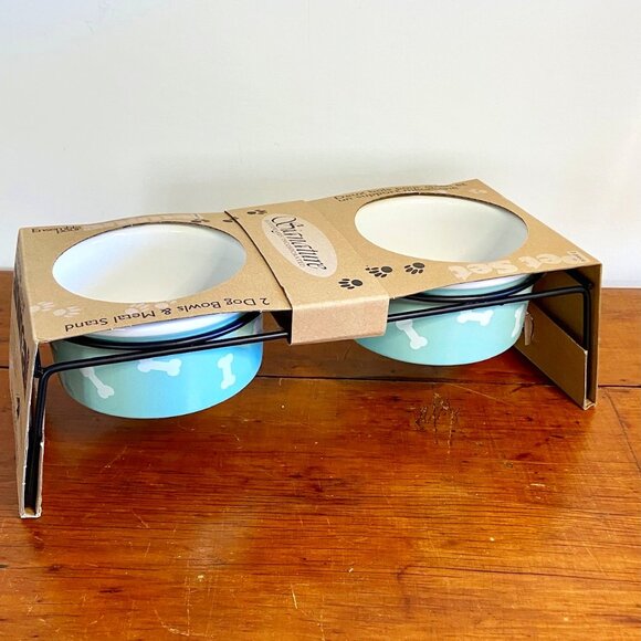 2 DOG BOWLS W/ STAND by SIGNATURE HOUSEWARES INCORPORATED